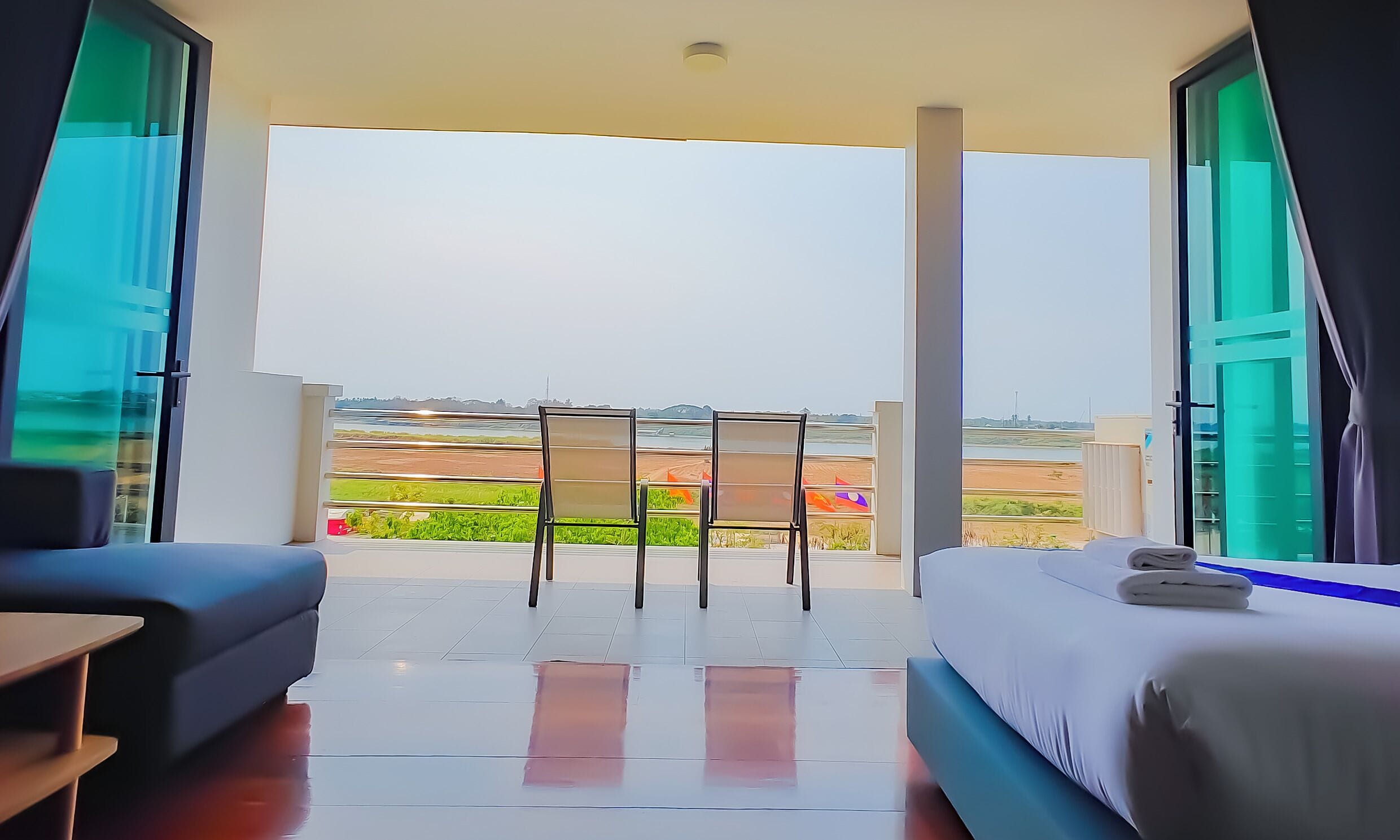 Junior Double Room | Desk, laptop workspace, free WiFi, bed sheets