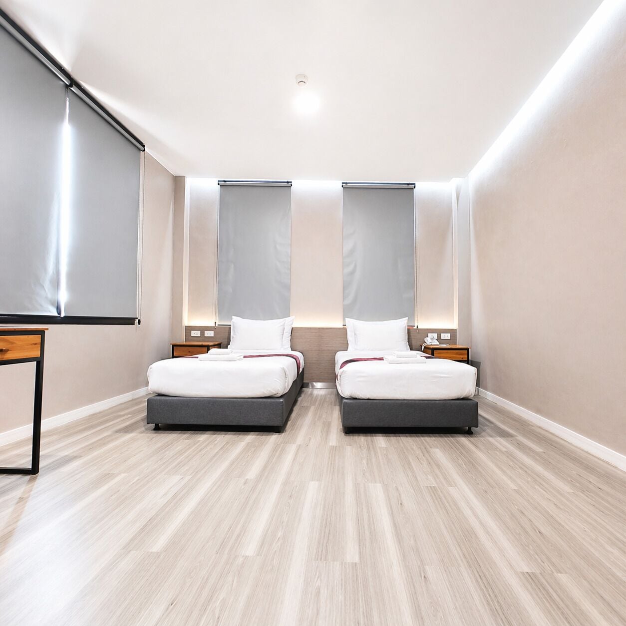 Desk, laptop workspace, free WiFi, bed sheets