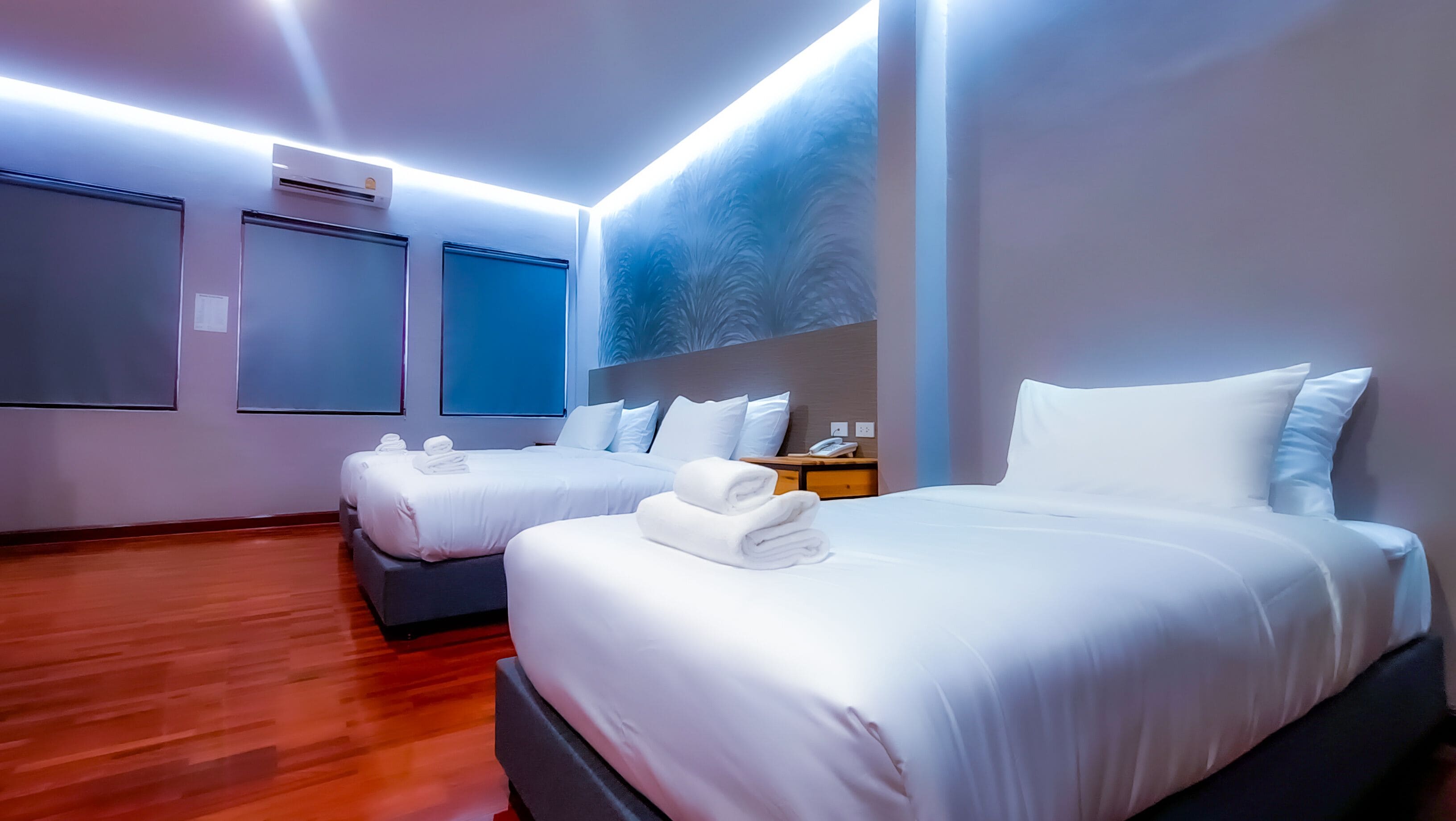 Deluxe Triple Room | Desk, laptop workspace, free WiFi, bed sheets