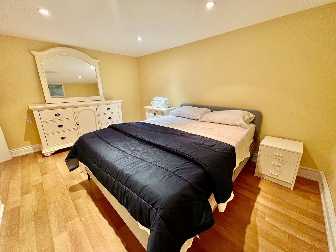 2 bedrooms, desk, iron/ironing board, travel crib