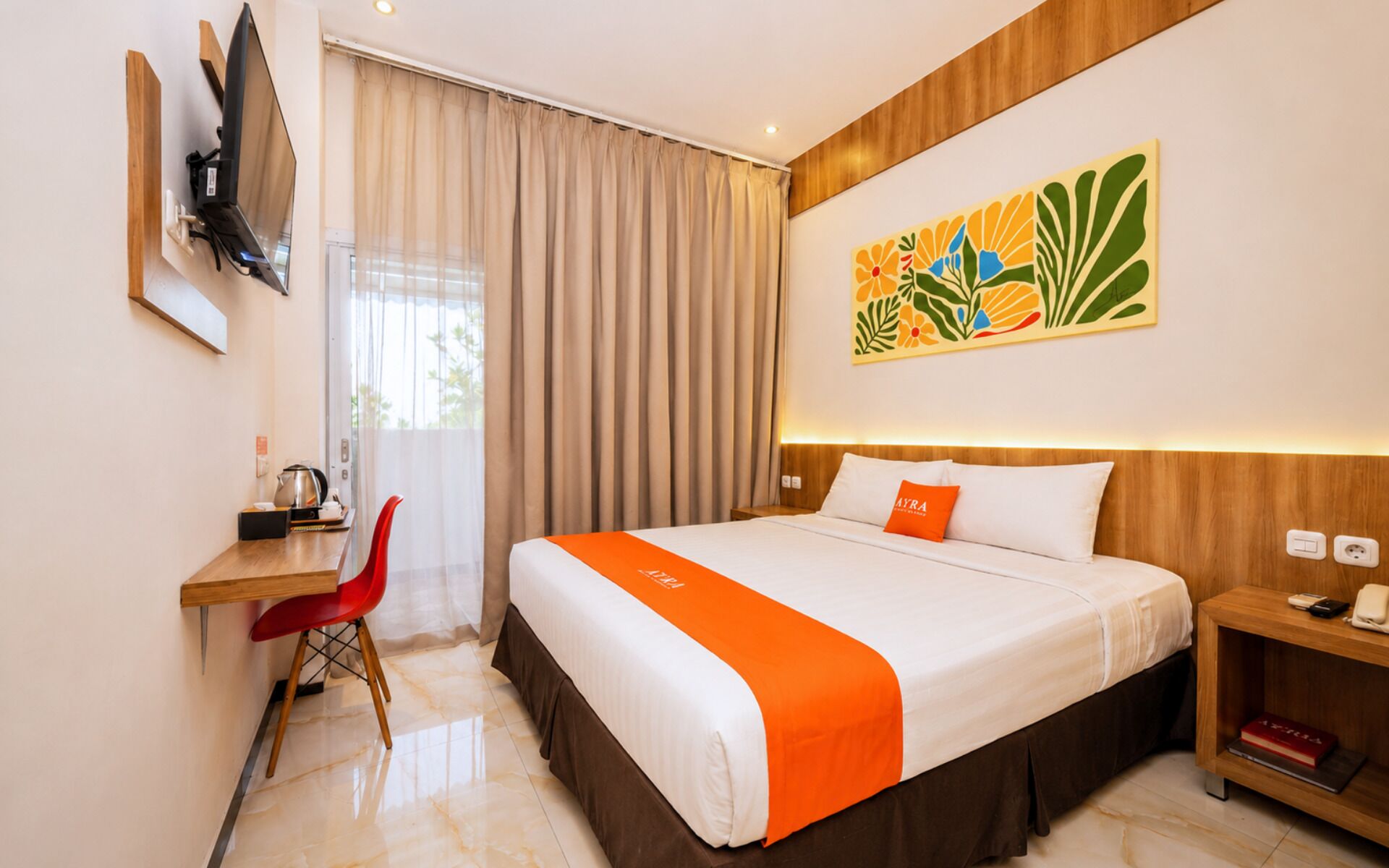 Executive Double Room, Balcony | Free WiFi, bed sheets