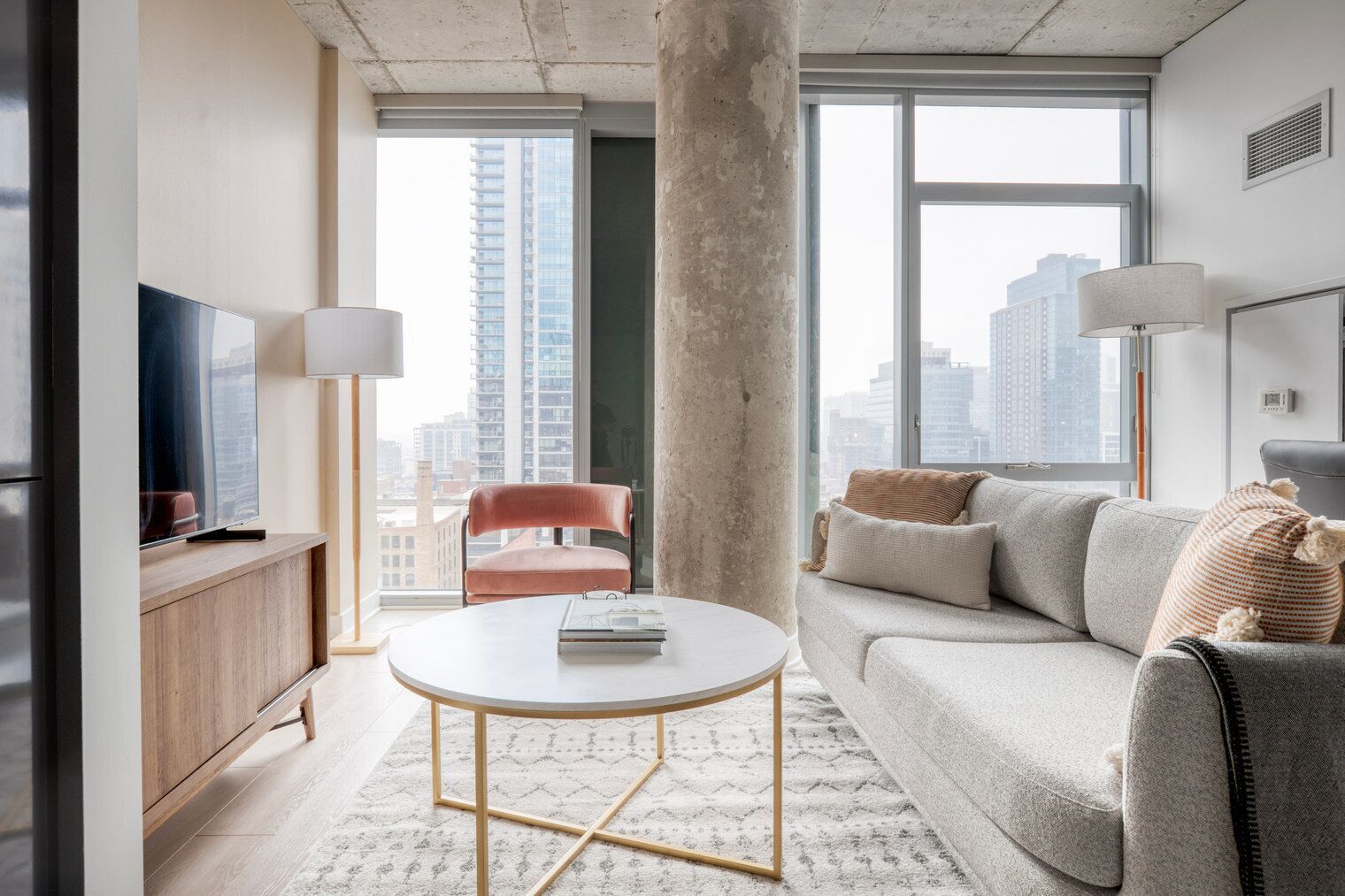 Télévision, chaîne hi-fi