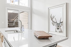 Interior - Brand New 3BR with Mountain views & Private garage (Canmore)