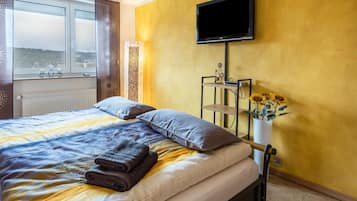 2 bedrooms, iron/ironing board, free WiFi, bed sheets