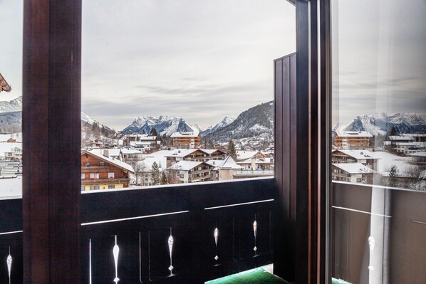 Interior - Apartment 'Haus Excelsior Top 36' with Mountain View, Private Garden and Wi-Fi (Seefeld in Tirol)