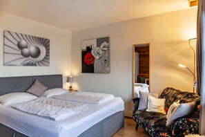 1 bedroom, free WiFi, bed sheets - Apartment 'Haus Excelsior Top 36' with Mountain View, Private Garden and Wi-Fi (Seefeld in Tirol)