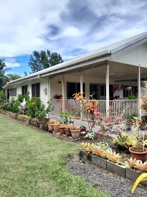 Exterior - 5 minutes to City Centre of Apia on Private Estate (Apia)