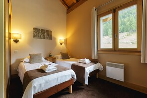 2 bedrooms, bed sheets - Vallorcine Buet 53 ski in / ski out, Vallorcine (Argentiere), France (Vallorcine (Argentiere))