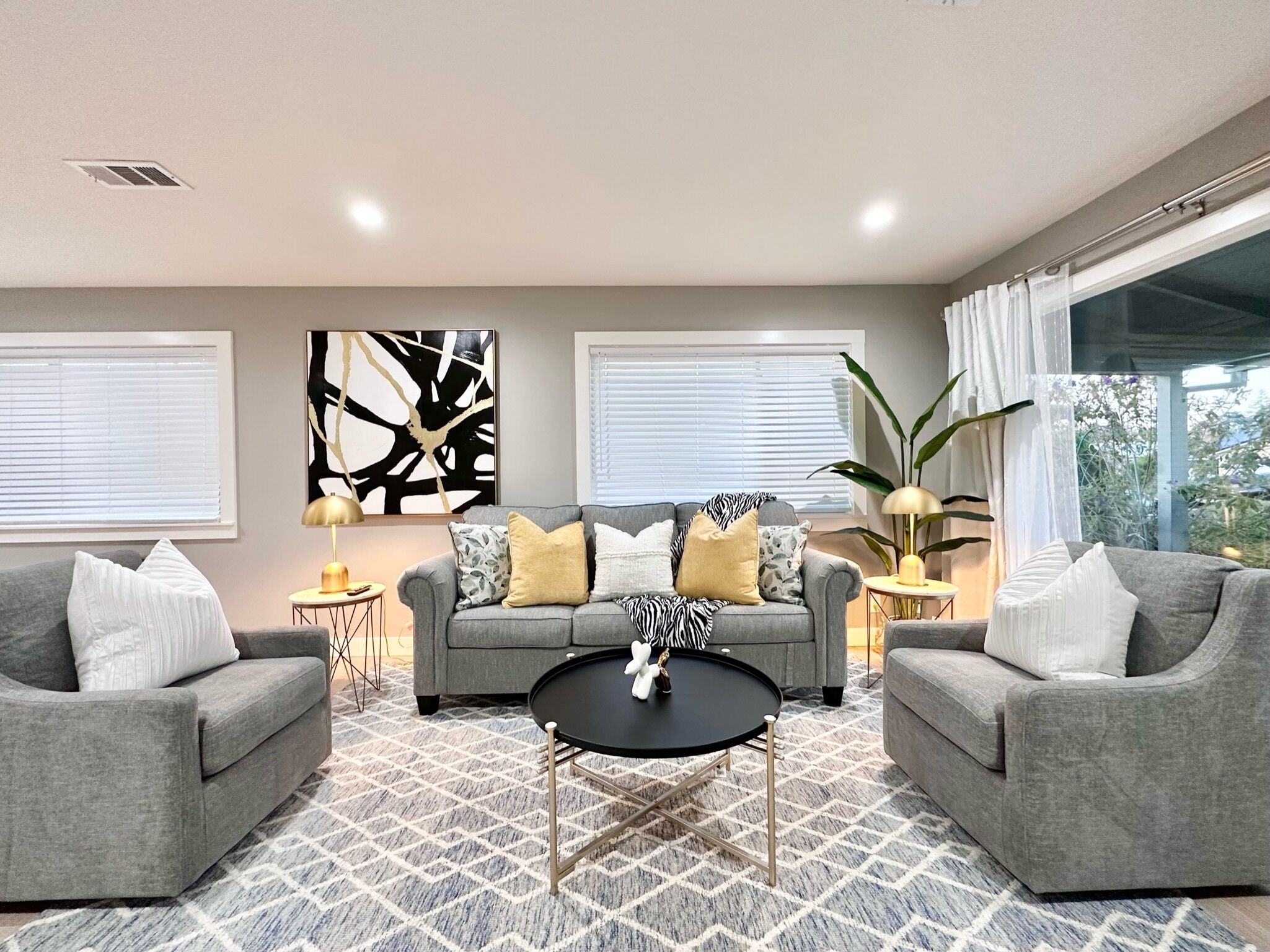 Central Stylish New 3B2b with Pool in Fremont