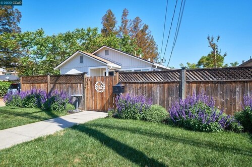 5 minutes to Downtown Livermore - Cozy home