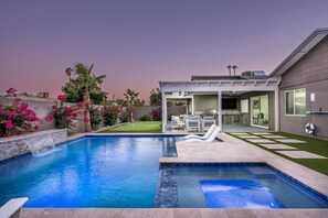 A heated pool - New Listing Heated Pool Hot Tub Amazing Villa (Scottsdale)