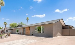 Exterior - New Listing Heated Pool Hot Tub Amazing Villa (Scottsdale)