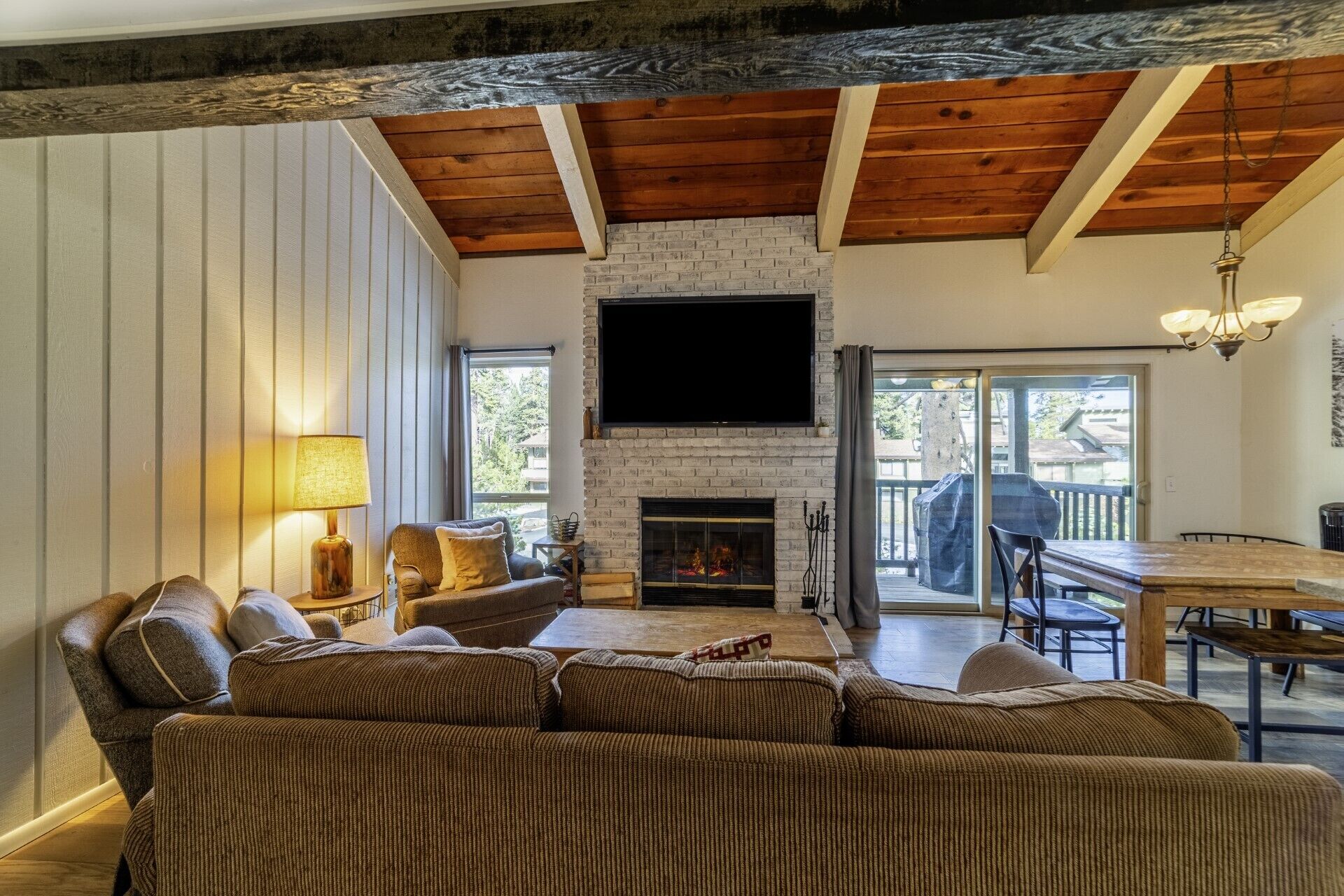 Smart TV, fireplace, DVD player, foosball