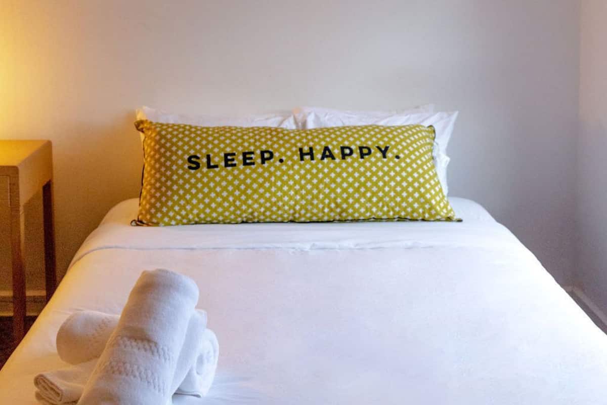 Double Room | Iron/ironing board, free WiFi, bed sheets