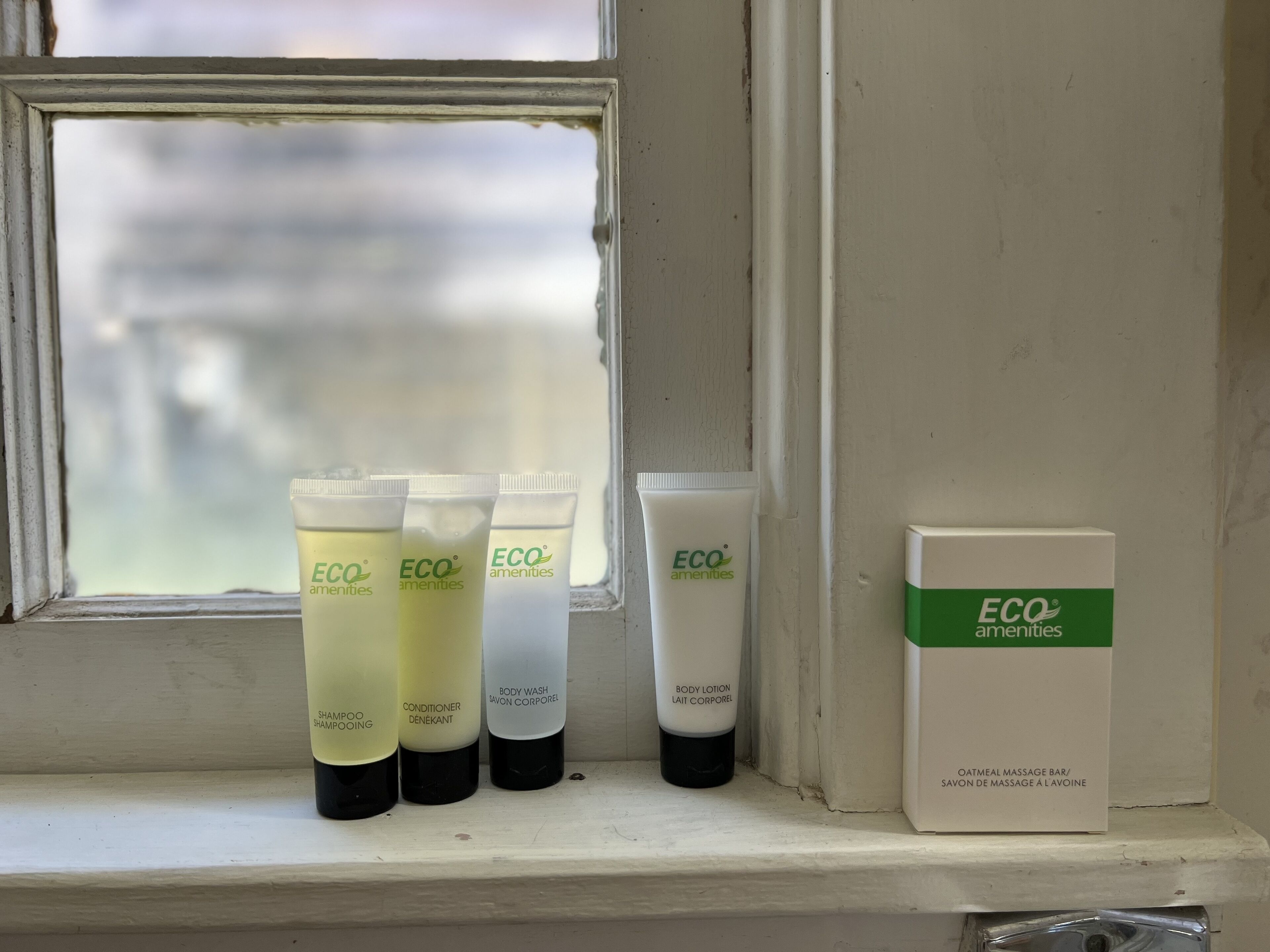 Double Room | Bathroom | Shower, free toiletries, hair dryer, towels