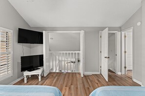 2 bedrooms, iron/ironing board, WiFi, bed sheets - Spring Sale+5 min to Beach+Pier Park+Arcade (Panama City Beach)