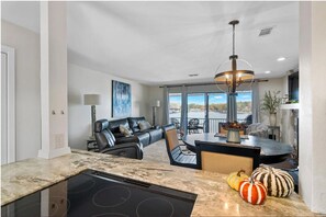 Interior - NEW!!! The Boaty Hole - Boat Slip Included!! (Hot Springs)