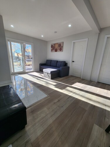  Waterfront Cottage on Acreage