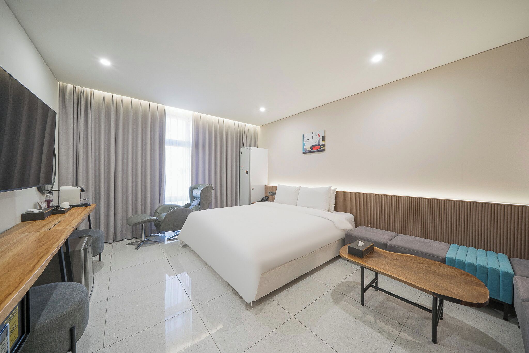 Executive Room | Premium bedding, down duvets, in-room safe, desk