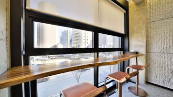 ์์นจ ์์ฌ ๊ณต๊ฐ