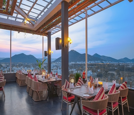 Daily buffet breakfast (INR 500 per person)