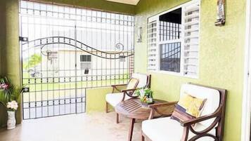Halaman properti