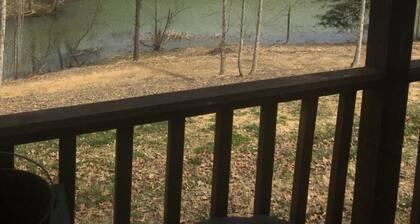 Writers - Two story cabin with Hot Tub Writers Cabin