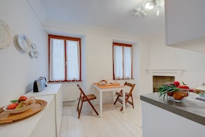 Standard Townhome, Multiple Beds (Casa Susy) | Dining