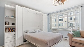 Unclassified image, 4 of 18, button - 1st floor Studio Condo:  Walk right out to an amazing pool and beach (South Haven)