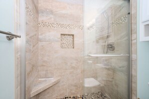 Hair dryer, towels - 1st floor Studio Condo: Walk right out to an amazing pool and beach (South Haven)
