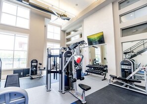 Fitness facility - Luxury downtown/midtown 1 bedroom (Houston)