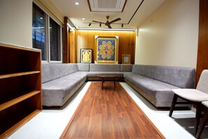 Lobby lounge - The Sky Imperial Hotel Sugam (Nathdwara)
