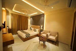 Luxury Room | Desk, free WiFi, bed sheets - The Sky Imperial Hotel Sugam (Nathdwara)