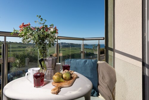 22 Zinc -  Free WiFi, parking and Sea Views