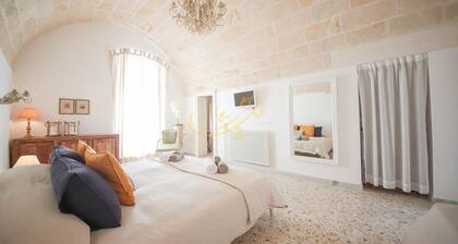 TD Casa Altomare w Terrace Over Historic Center