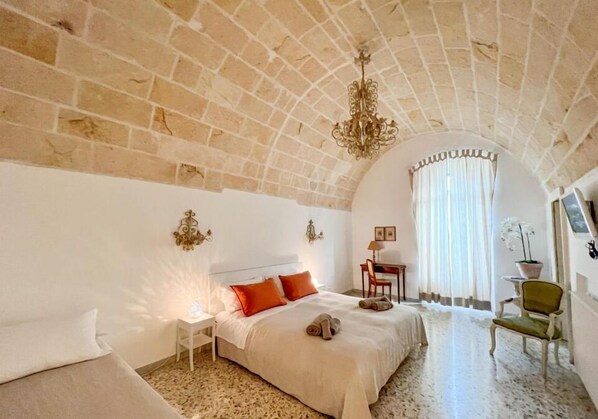 2 bedrooms - TD Casa Altomare w Terrace Over Historic Center (Monopoli)