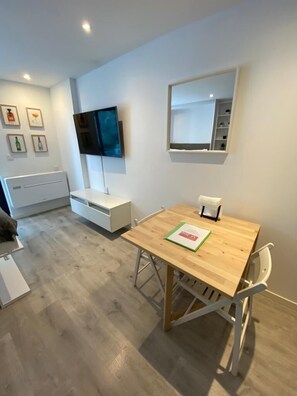Enjoy a comfortable stay in this stylish room with a dining table, flat-screen TV, and heater.