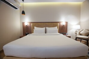 ملاءات من القطن المصري وأغطية فراش متميزة وأسرّة سليكت كومفورت وميني بار