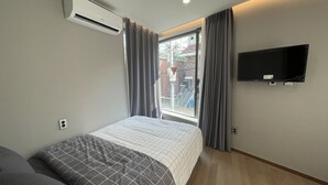 이코노미 쿼드룸 (non-Korean nationals only) | 다리미/다리미판, 무료 WiFi, 침대 시트
