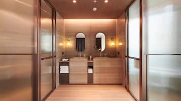 Prestige Suite | Bathroom | Hair dryer, bathrobes, slippers, bidet