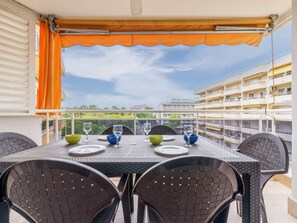 Outdoor dining - Salourhin by Interhome (Salou)