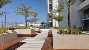 Terrace/patio - Fully-furnished 1 Bedroom Apartment (Dubai)