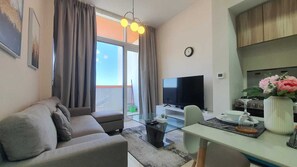 Living area - Fully-furnished 1 Bedroom Apartment (Dubai)