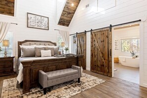 1 bedroom, iron/ironing board, WiFi, bed sheets - Just You N Me in Hochatown/Broken Bow,OK (Broken Bow)