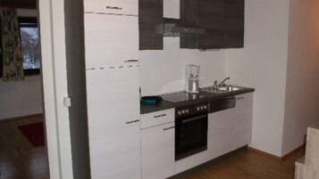 Kühlschrank, Ofen, Herdplatte, Geschirrspüler