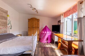 4 quartos, ferros/tábuas de passar roupa, Wi-Fi de cortesia