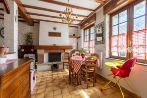 Dining - Holiday Home in Marquise near the Sea (Marquise)
