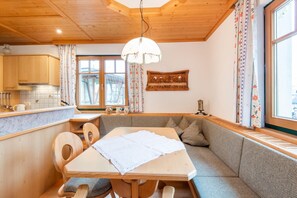 Dining - Chalet in Kaltenbach near Ski Lift (Kaltenbach)