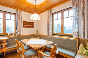 Dining - Chalet in Kaltenbach near Ski Lift (Kaltenbach)