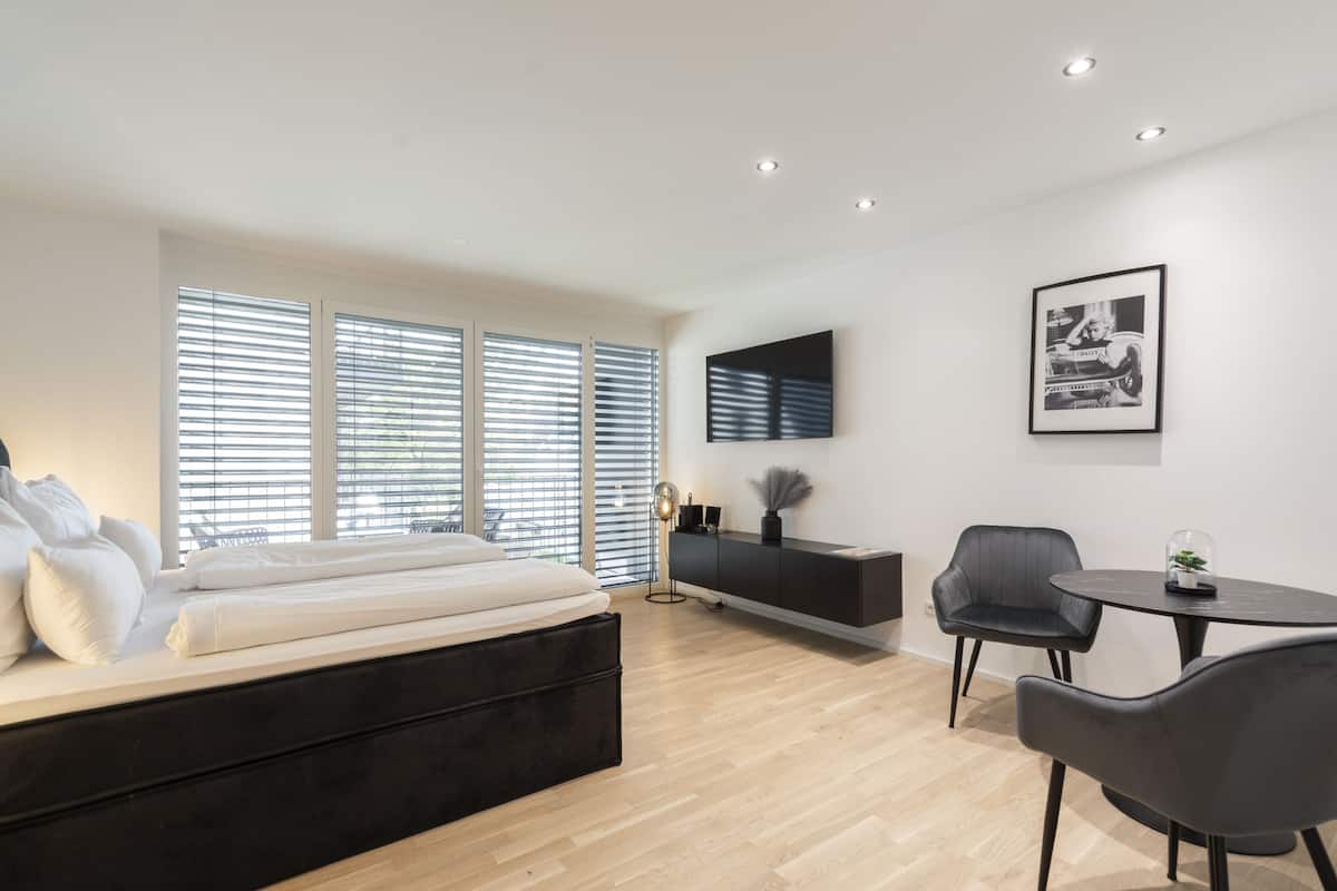 Standard Double Room, Balcony | 1 bedroom, hypo-allergenic bedding, desk, blackout drapes